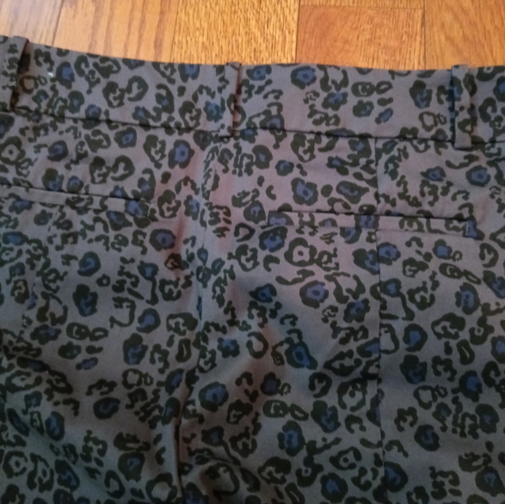 Ann Taylor Signature Pants Gray/black animal print - Picture 4 of 5